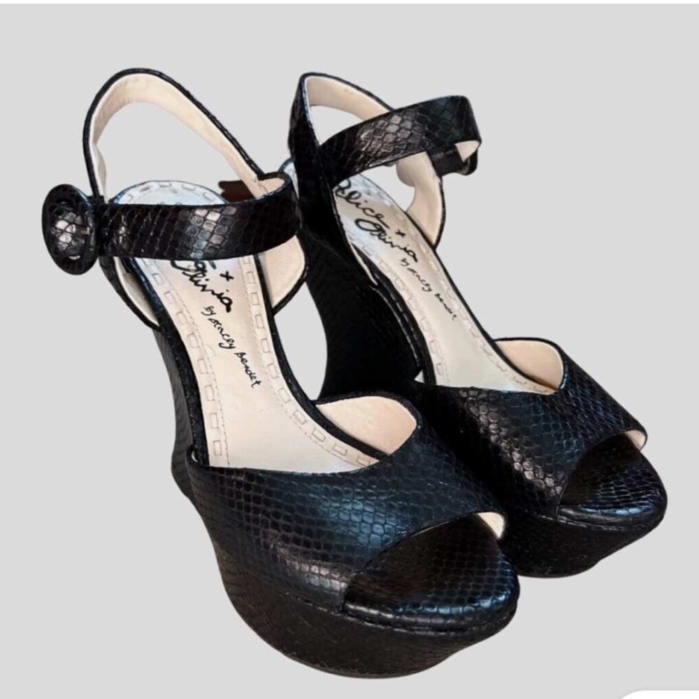 Alice + Olivia Black Heels with Ankle Strap and Open Toe